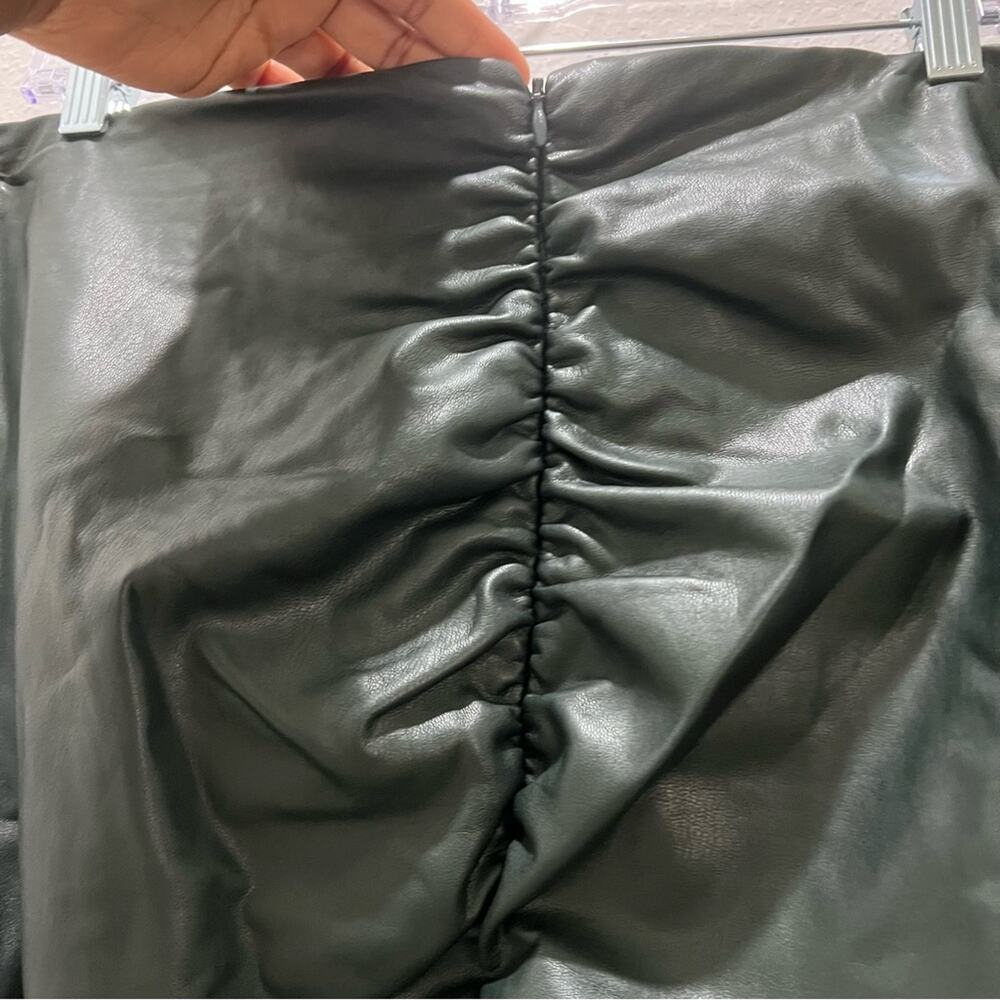 NWT Veronica Beard Women’s Ari Emerald Green Faux Leather Ruched Pencil Skirt 12 - Picture 7 of 16